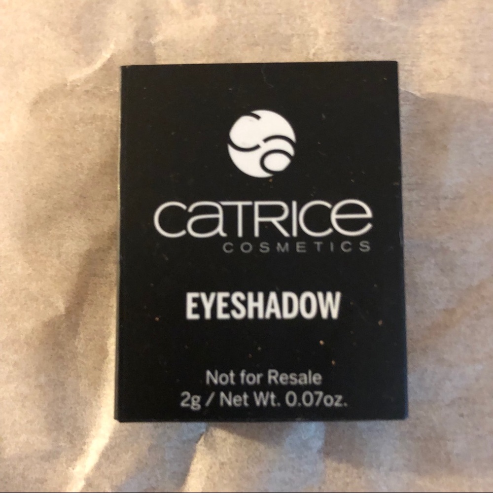 Catrice luminous lavender eyeshadow sample